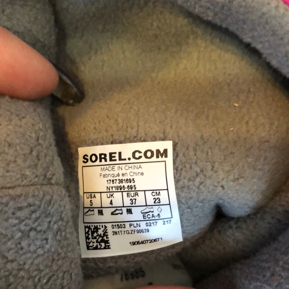Sorel boots - Picture 5 of 6